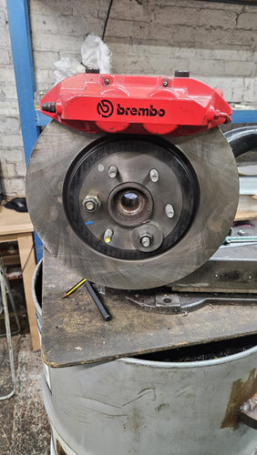 Nissan Navara (D40) RenaultSport Brembo caliper fitting kit